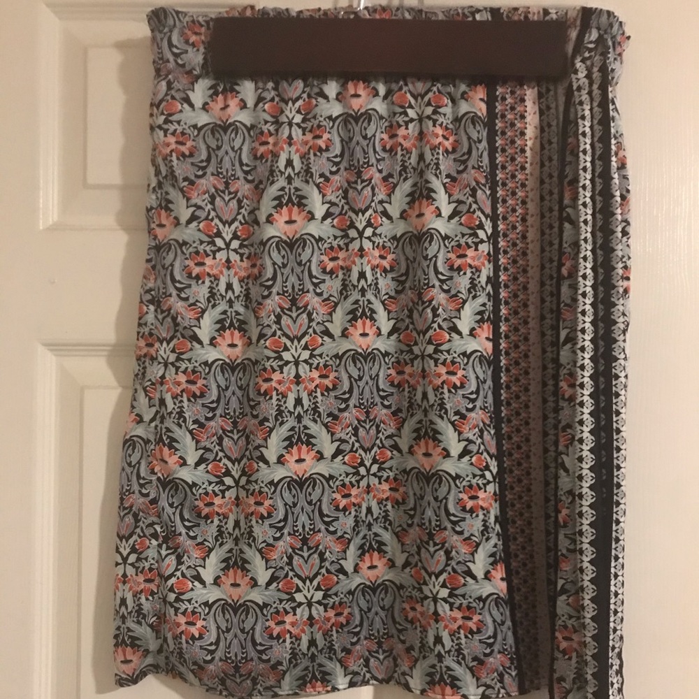 Floral print skirt